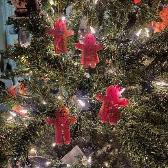 Handmade Resin Gingerbread Man & Woman Christmas Ornaments Set Of 4 Hand Painted - Picture 1 of 10